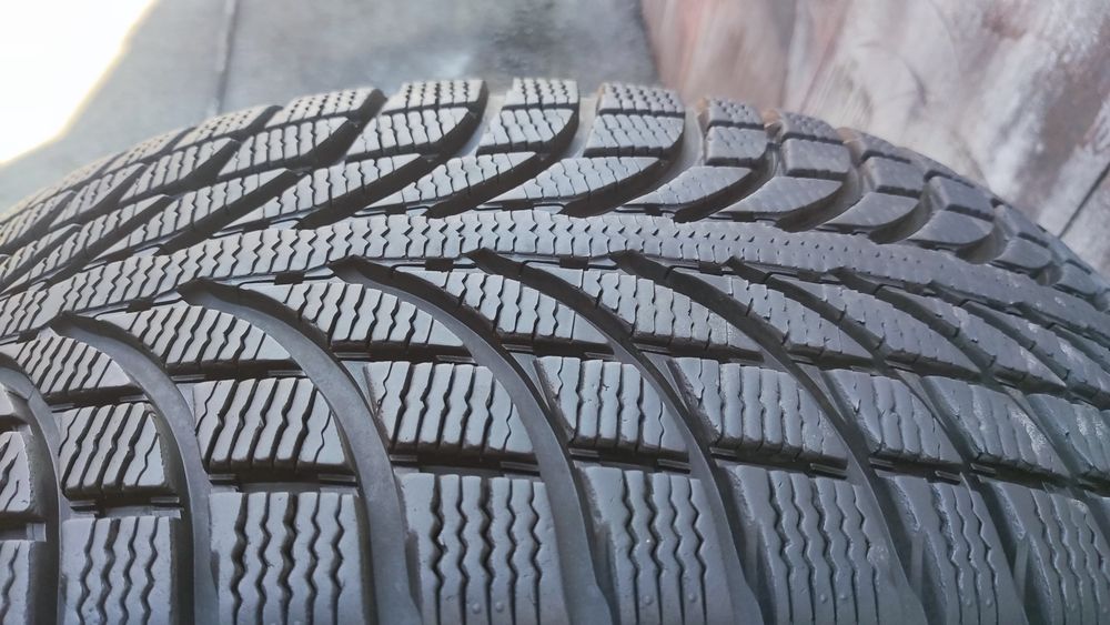 2броя зимни гуми 235/60/17 Michelin Latitude Alpin
dot23