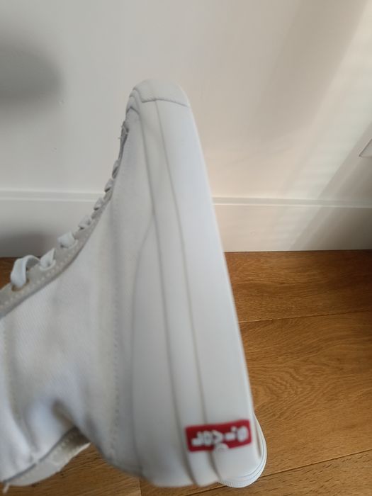 Levis , Дънки и кецове . Сет 65лв