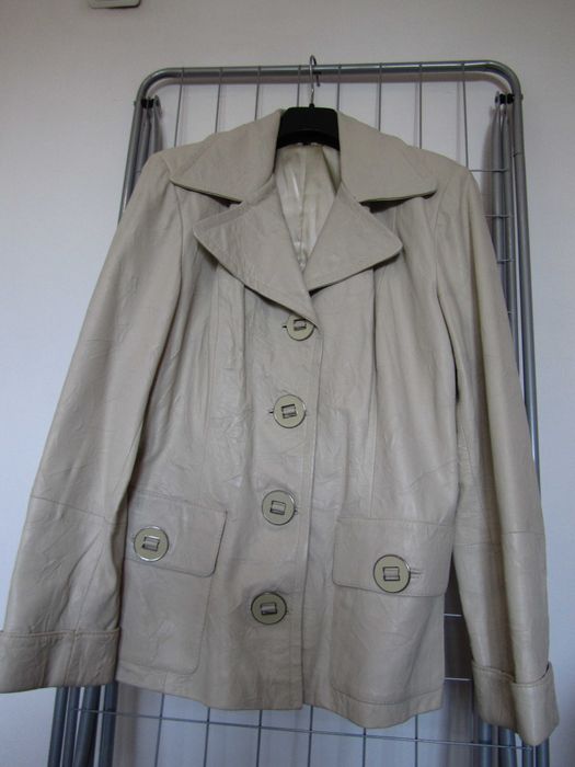 Sacou din piele pentru damă