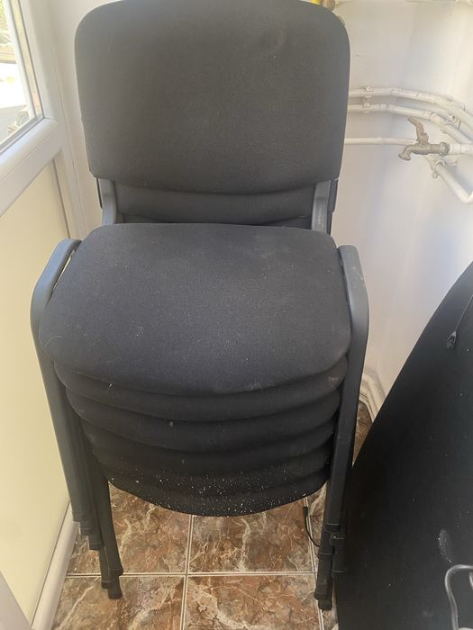 Masa extensibila + 6 scaune stivuibile