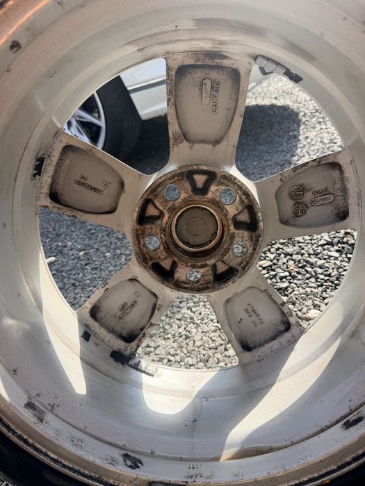 Jante aliaj R18 5x114.3 + anvelope 215/40 R18 – stare foarte bună