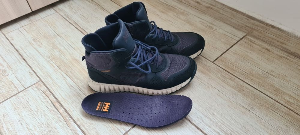 Зимни обувки висок клас водоустойчиви и топлоустойчиви Helly Hansen 43