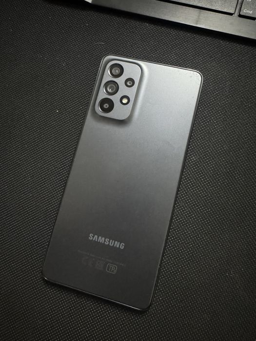 Samsung A 73 (128гб) в отличном состоянии