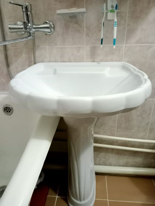 раковина с пъедсталом