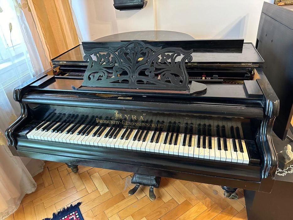 Vând pian LYRA Productiv-Gennosenschaft Wien