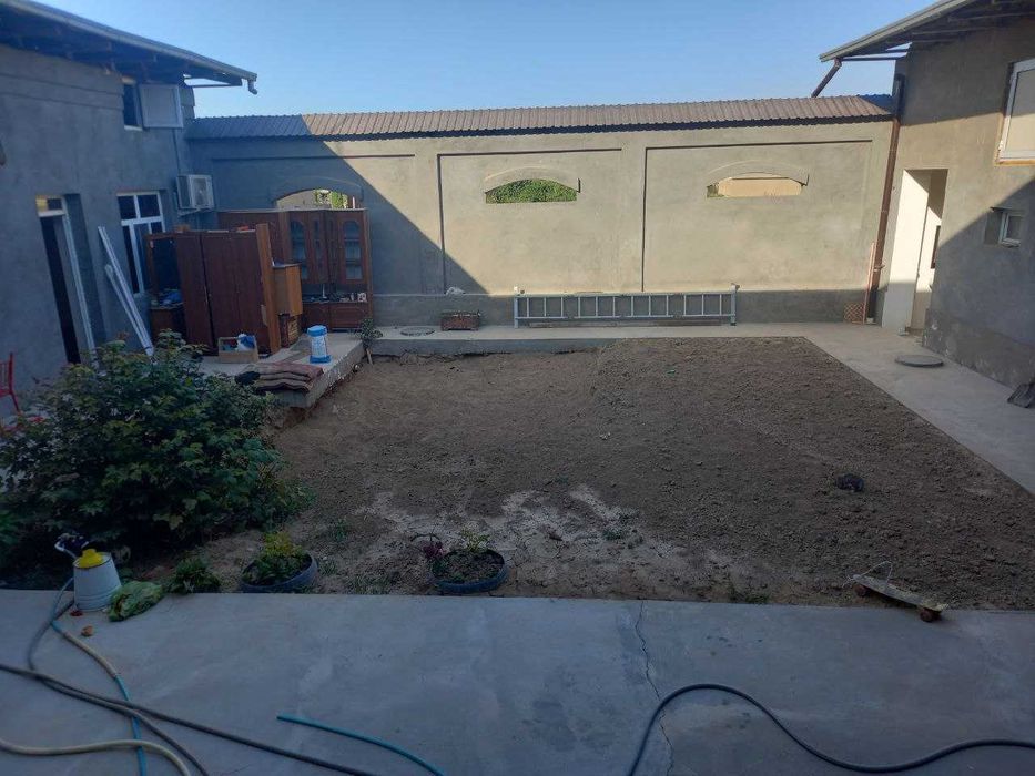 Yangiyulda uy sotiladi