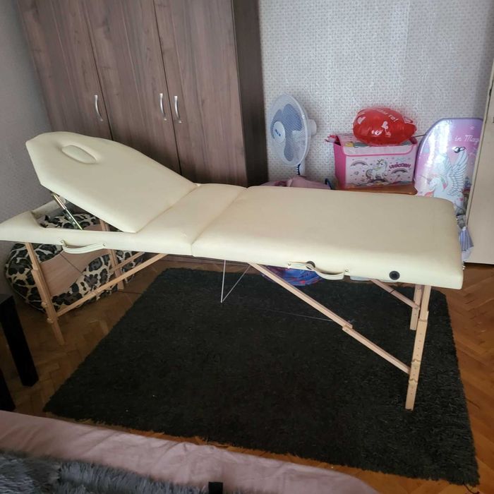 Продавам сгъваемо масажно легло