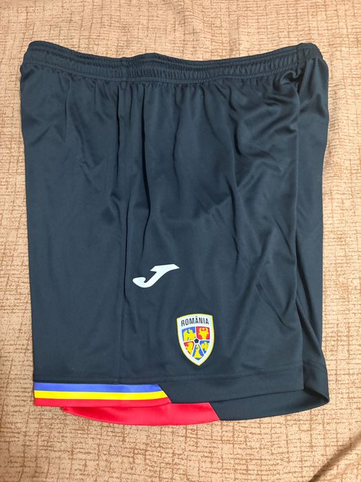 Pantaloni activități sportive noi