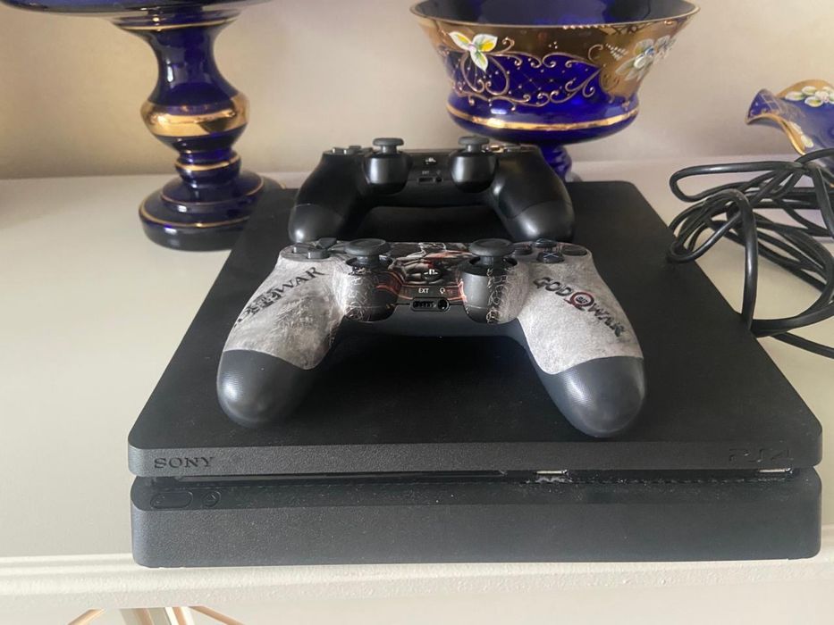 PS4 Slim 500GB / 2 джойстик / GTA 5