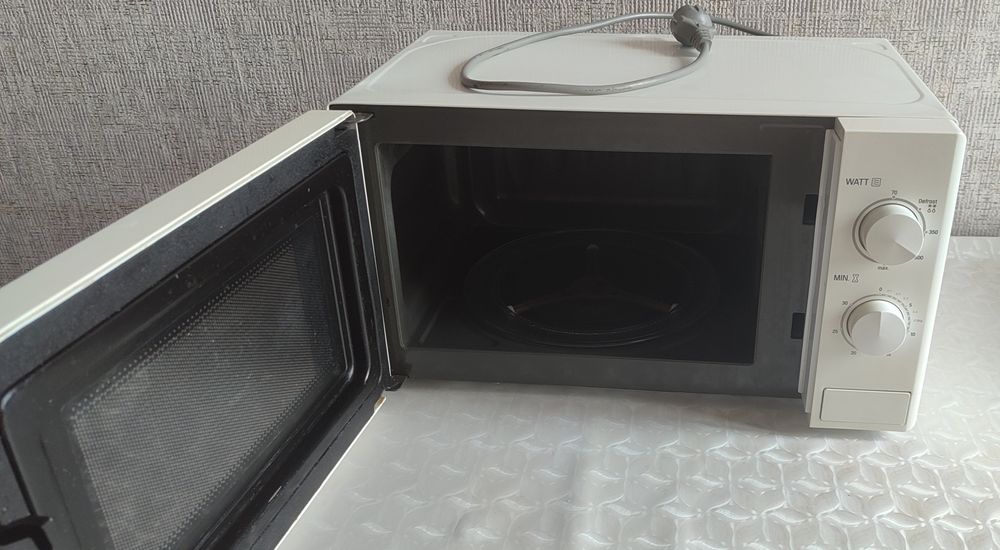 Продаю микроволновку рабочем состоянии