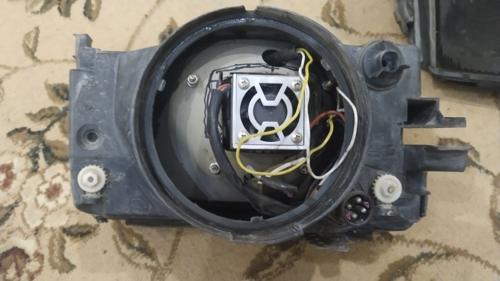 Ауди 100 с 4 фара би лэд