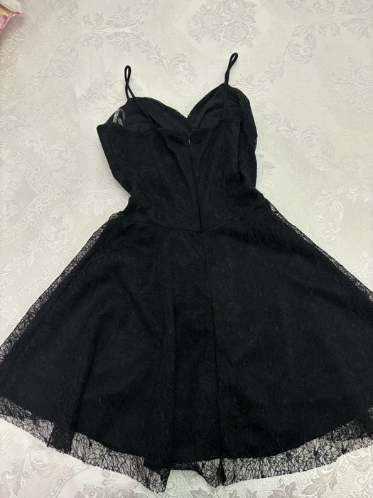 Официална черна дантелена къса рокля