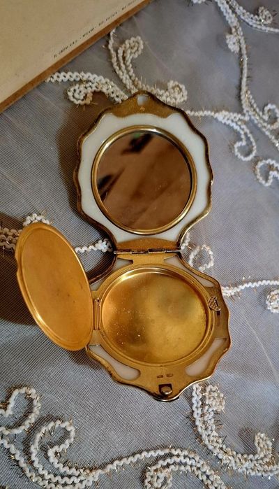 Старинные шкатулки из серебра и оргстекло