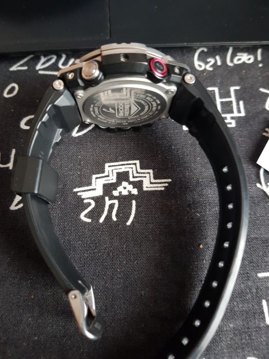 Casio g-shock gst-b100-1a часовник