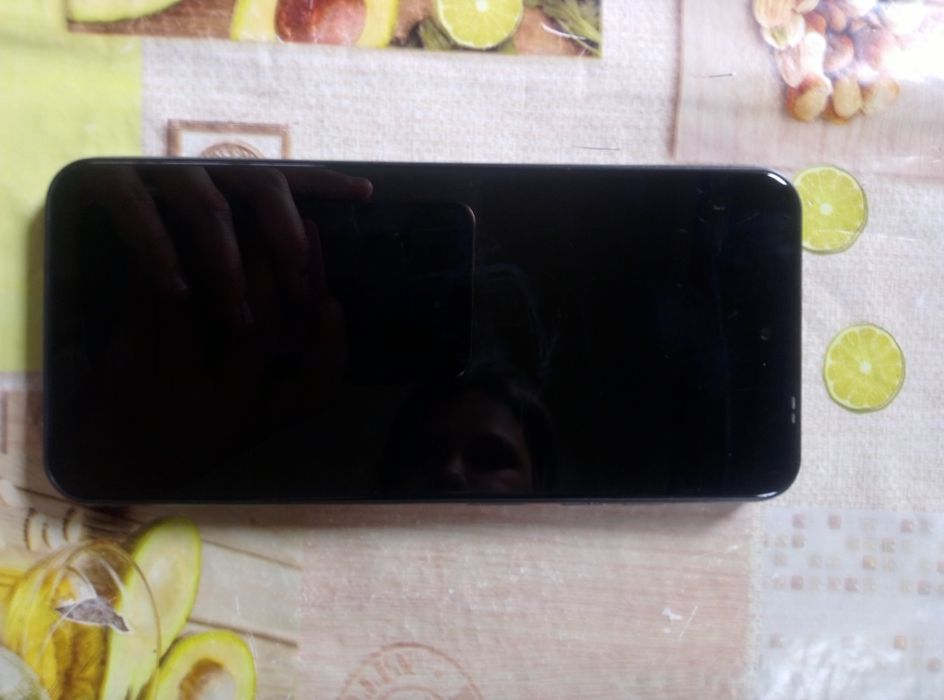 Продам телефон срочно