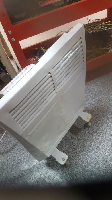 Продам обогреватели 1кВт и 0.5кВт