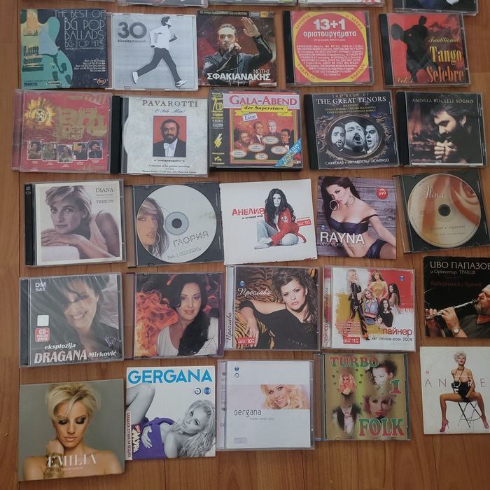 Касетки попфолк и метъл и cd дискове