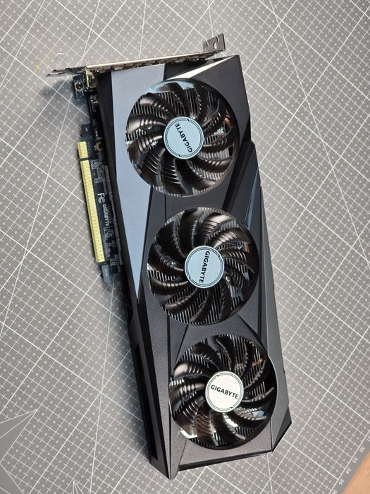 Gigabyte RTX 3050 Gaming OC 8GB GDDR6 – Windforce 3X – ~60°C FurMark