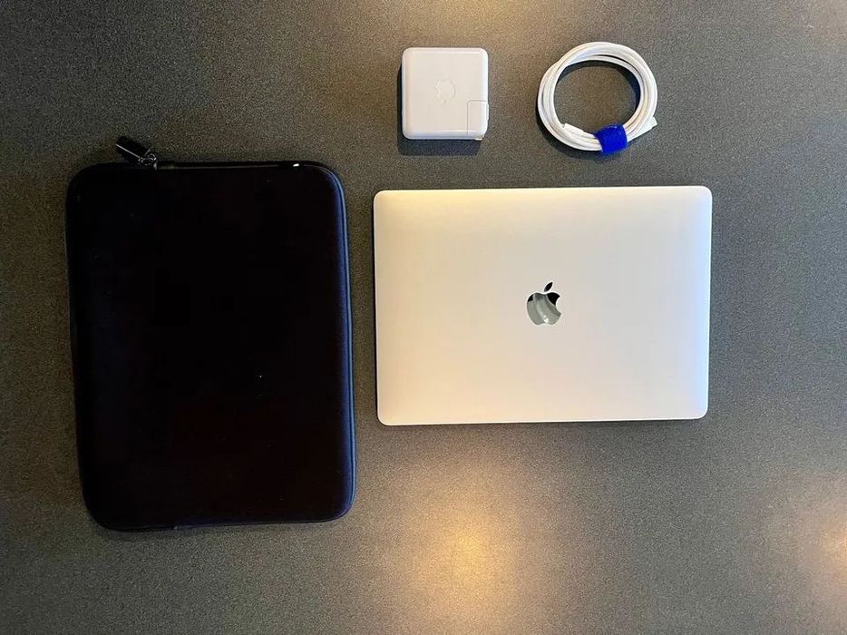 MacBook Pro 13 inch 2019