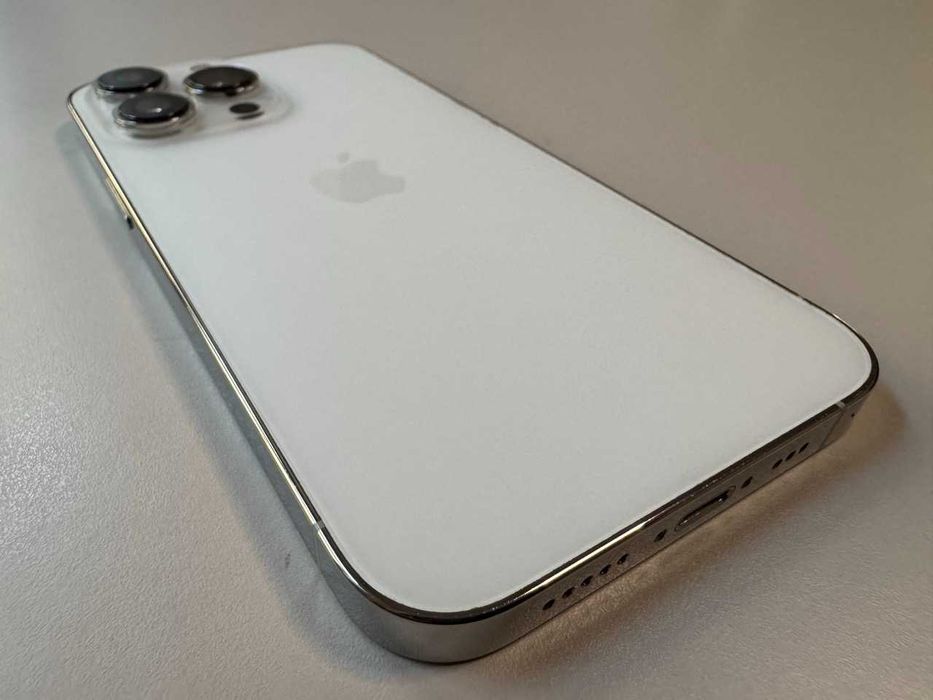  Apple / iPhone 13 Pro 128 Gb / Silver