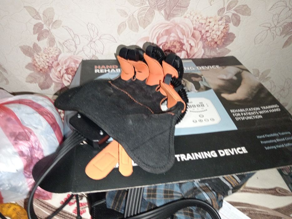 Продам реабилитационную перчатку