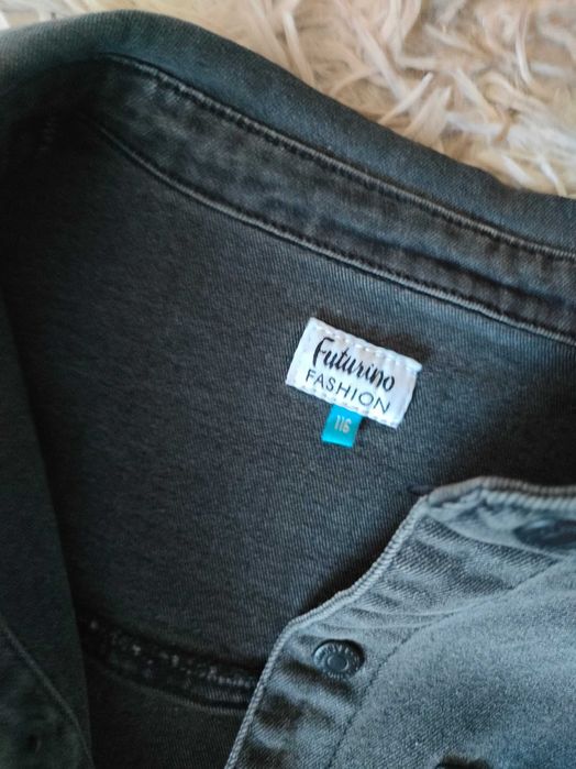 Продам стильную джинсовку на мальчика