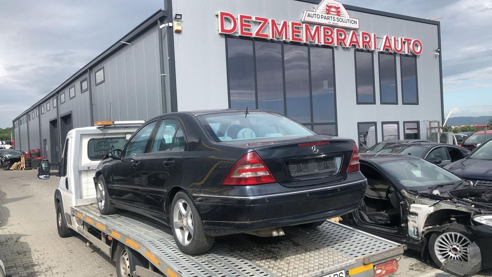 Dezmembram Mercedes Benz C 200 2.2 CDI an fabr 2005