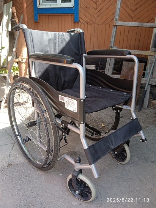 Кресло-коляска для инвалидов