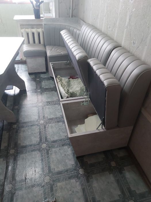 Продам кухонный уголок.