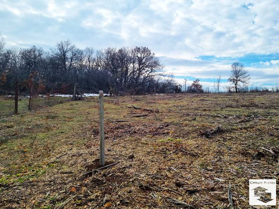 116210 Два парцела, подходящи за застрояване в с. Момин сбор