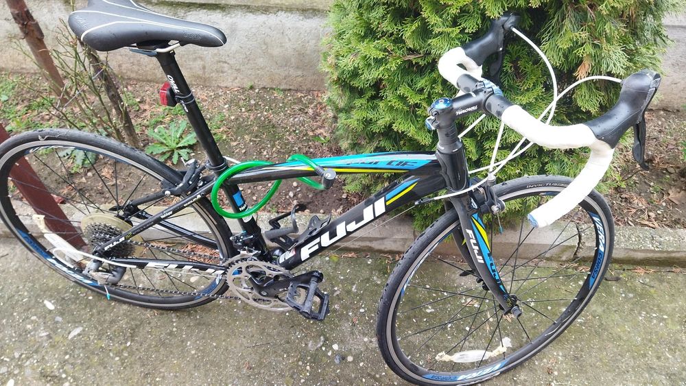 Cursiera copii carbon/aluminiu Fuji roti 3 sferturi