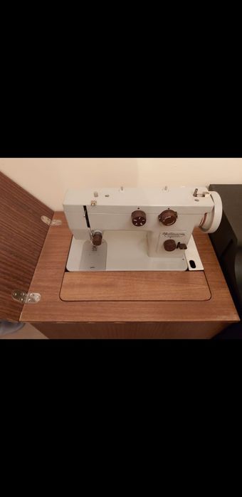 Швейная машина Чайка