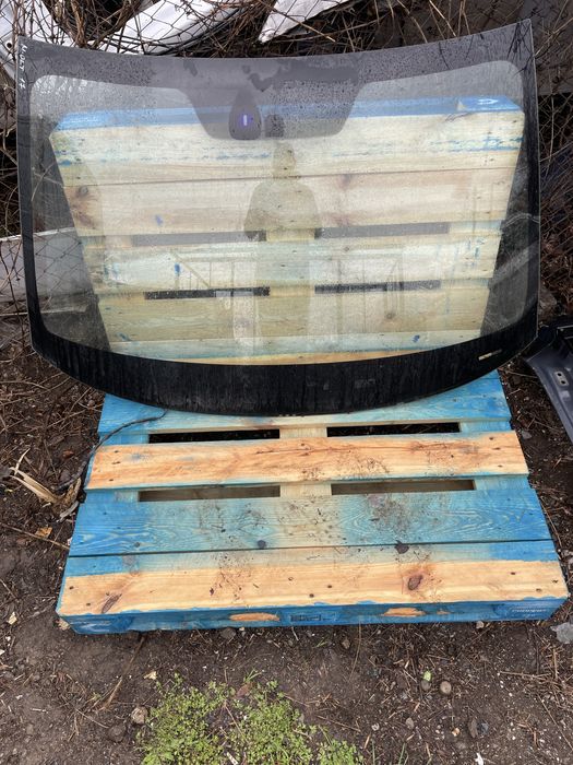 Челно стъкло Mitsubishi Outlander 2017год.