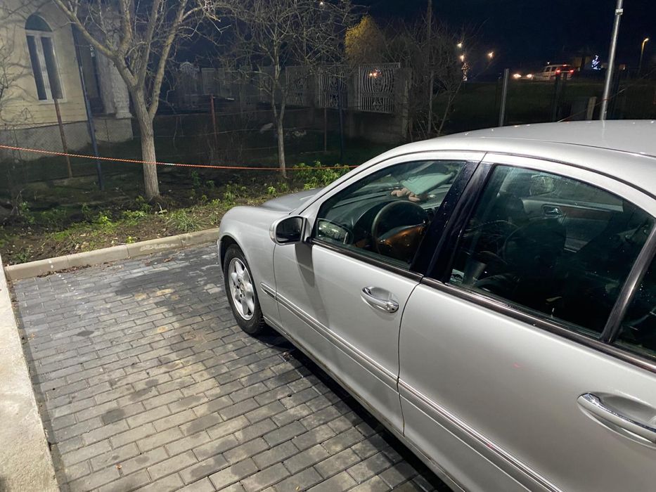 Vand Mercedes C220 an 2002 Automat