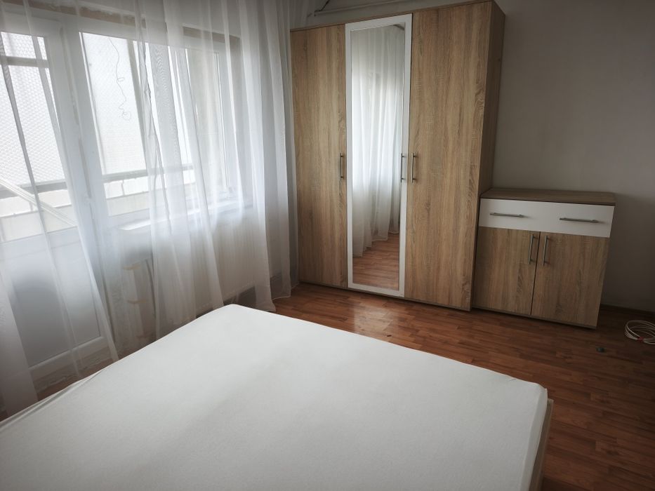 Chirie Apartament 3 camere decomandate AC si Centrala