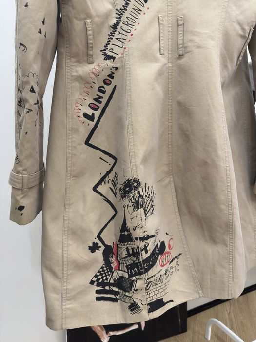Плащ Burberry в отличном состоянии