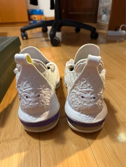 Lebron 16 Buzz Lightyear