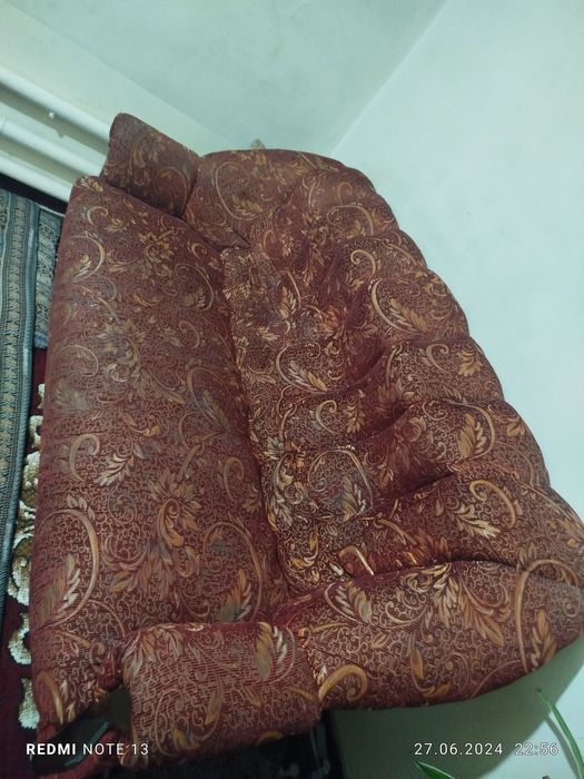 Диван и два кресла