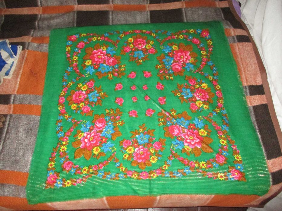 Кърпи/забрадки /за глава дамски нови неупотребявани 27 броя