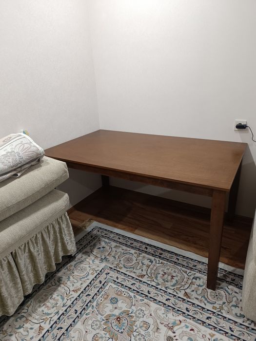 Стол обеденный деревянный