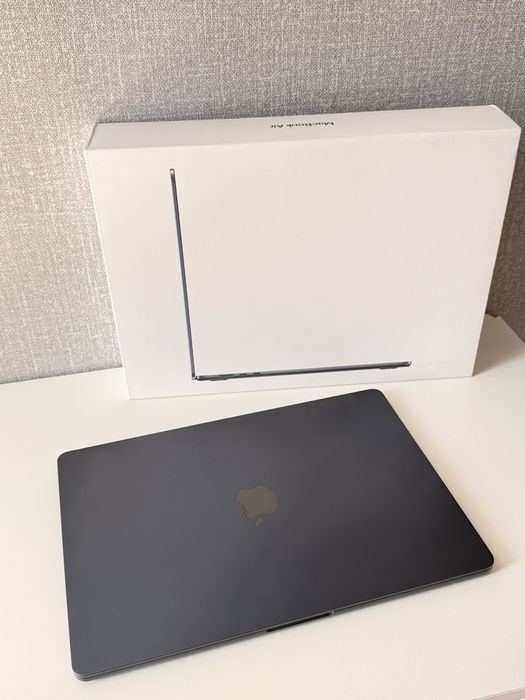 MacBook Air 15" M2 / 8GB / 512GB