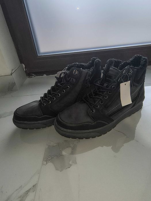 Vând ghete bărbătești Tom Tailor!