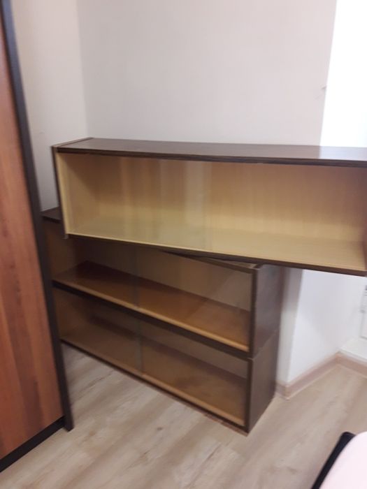 Советские деревянные полки со стеклом