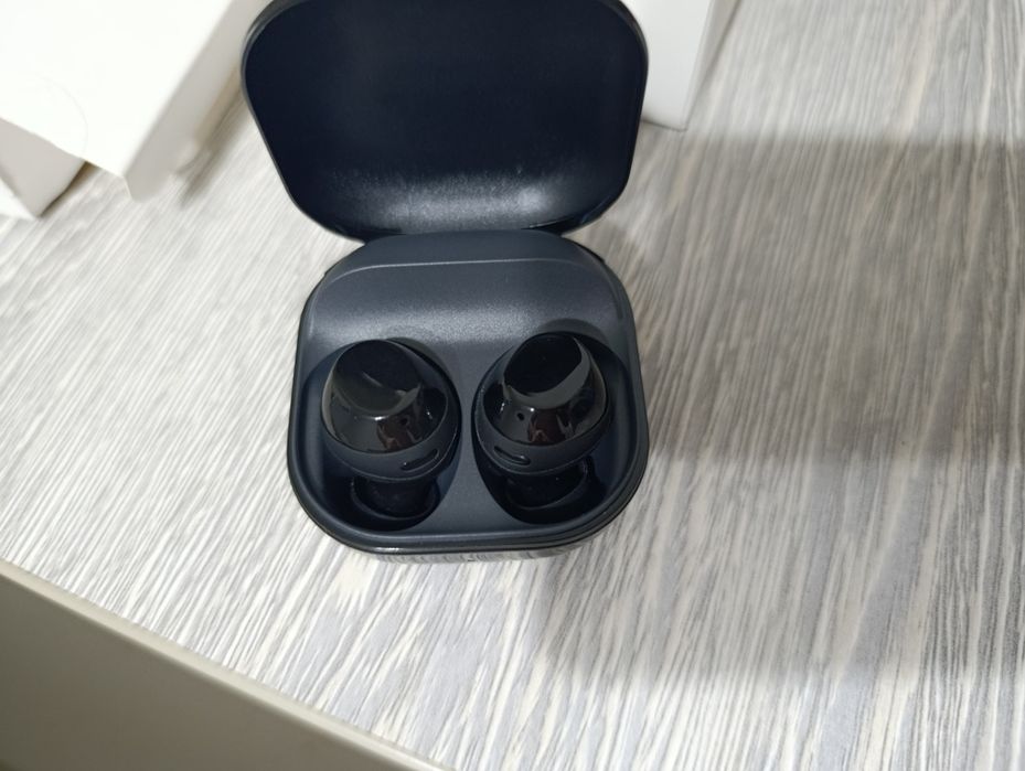 Срочно Samsung Buds core + adapter 45w