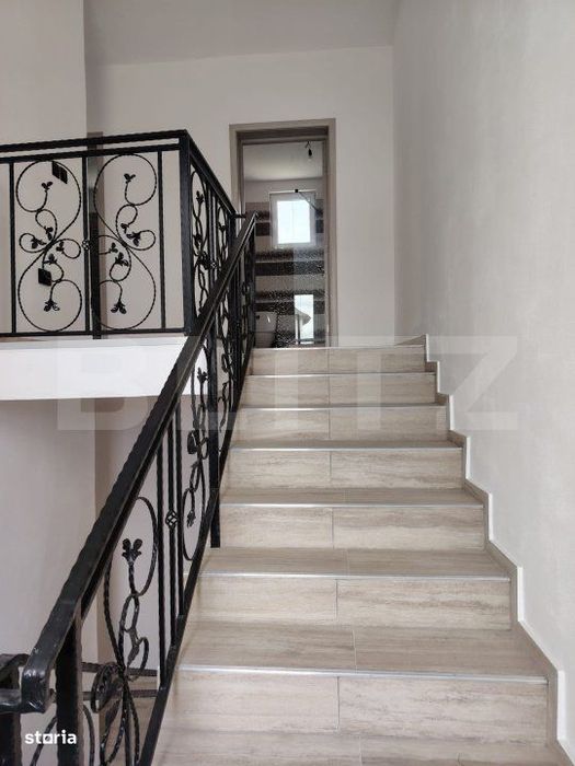 Casa de vanzare, cu 6 camere, 288 mp, zona Voinesti