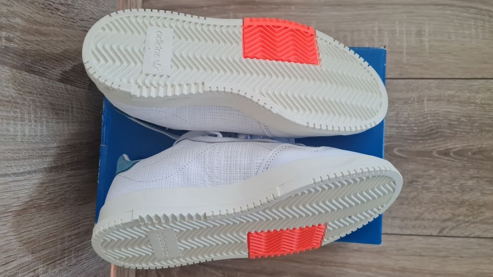 Маратонки adidas SC Premiere W – нови