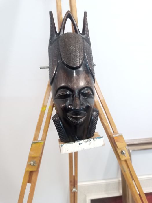 Уникална африканска дърворезба – Мъдрост и Баланс за вашия дом