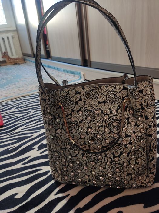 Продам сумку очень красивая