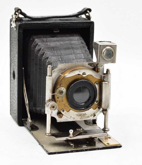 Aparat foto colectie cu burduf , neidentificat , interesant