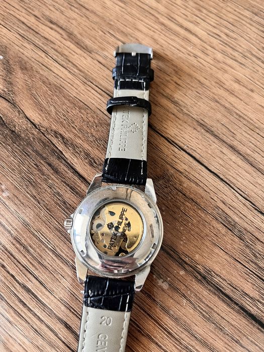 Часы ручные механические